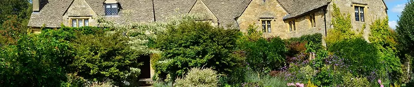 characteristic cotswold cottages