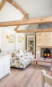 snug romantic cottage for 2